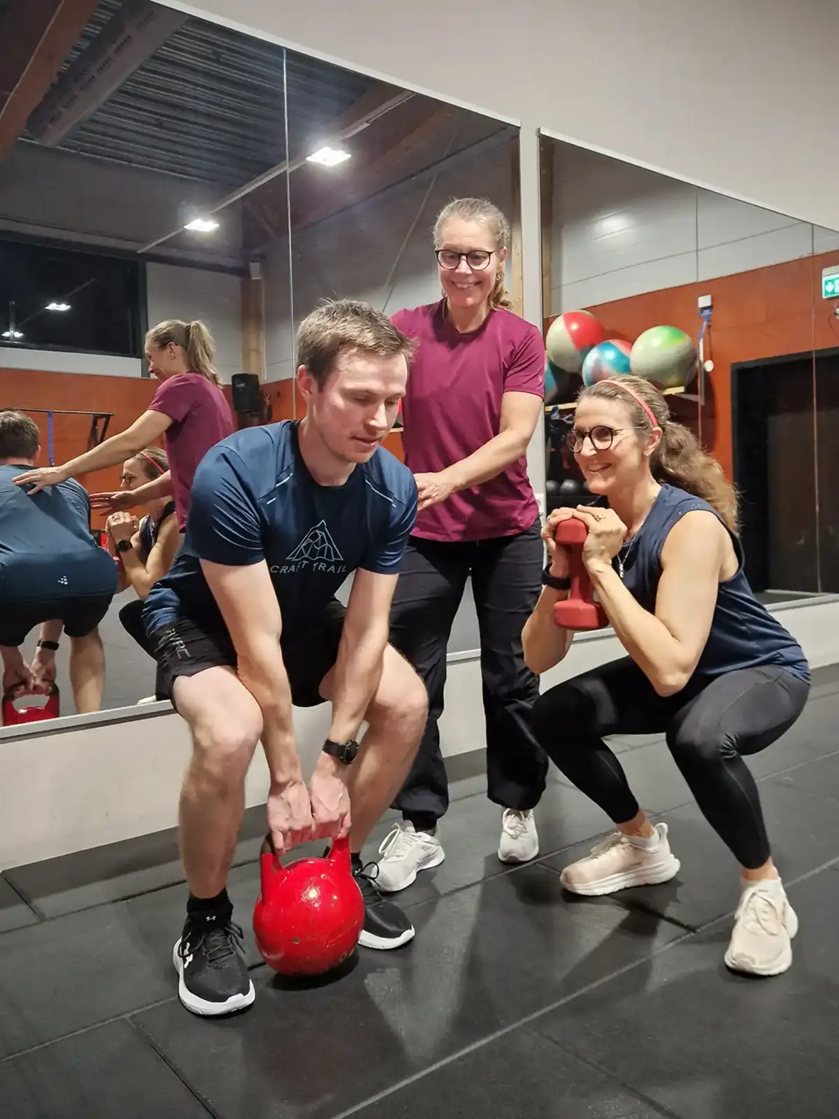 Knäböj med hantel och kettlebell - PT Duo med Sussi på Koppjärk